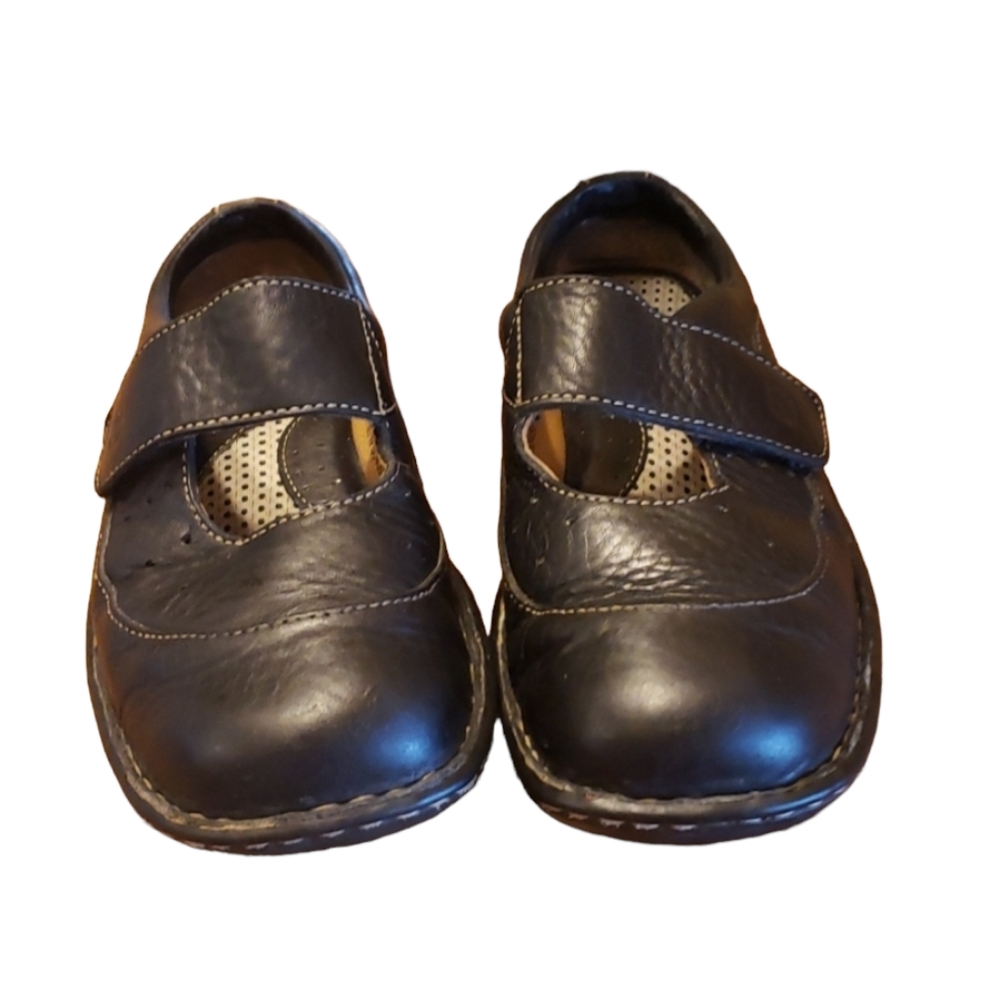 Born Black Slip On Velcro Across Foot Size 7.5